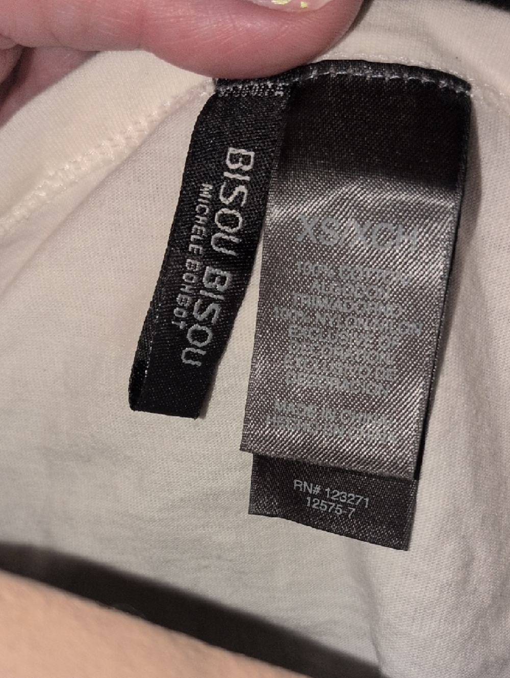 Bisou Bisou White T-shirt with Black And Pink Graphic And Bow Size XS New NWOT - Picture 3 of 4